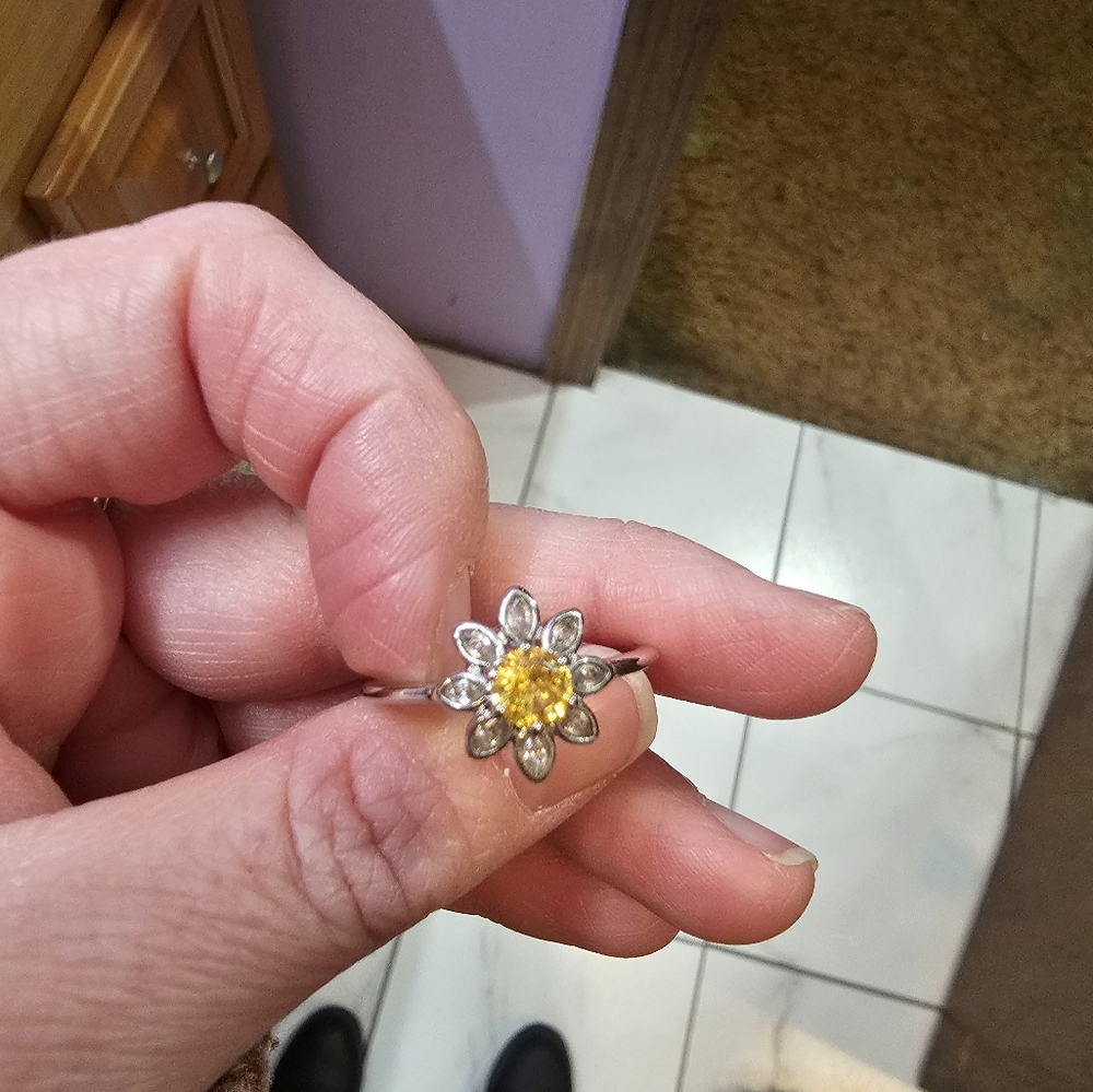 Ring - Picture 4 of 7